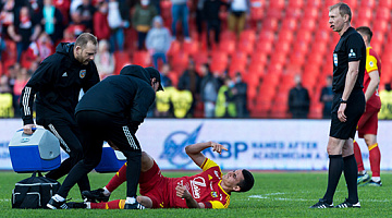 Трое в лазарете  «Арсенала»